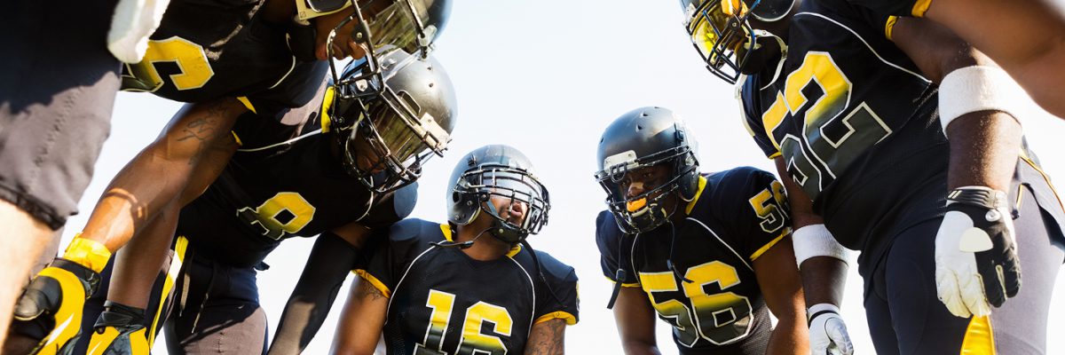 足球队中挤时间在玩游戏