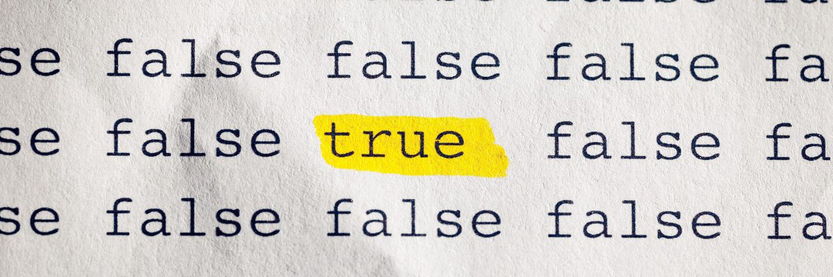 这是一个照片的“真正的”这个词用黄色突出显示。