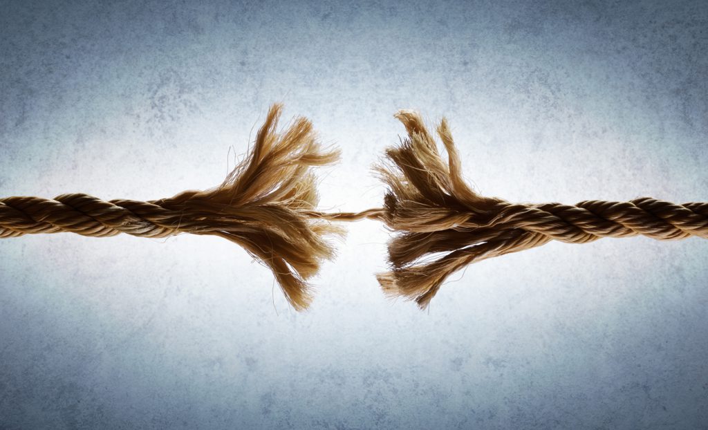 这是一张磨损绳子的照片