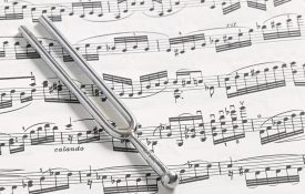 a - 440音叉和乐谱