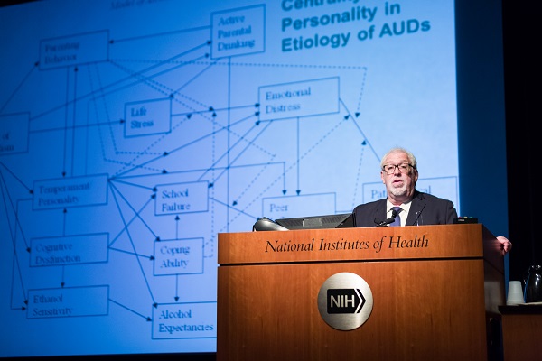 肯尼斯·谢尔的照片展示在研究所11月30日,2017年。