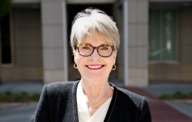 回到页面缩略图:行政窃窃私语的人